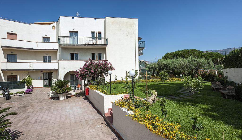 Villa Collina Giardini-Naxos Zewnętrze zdjęcie