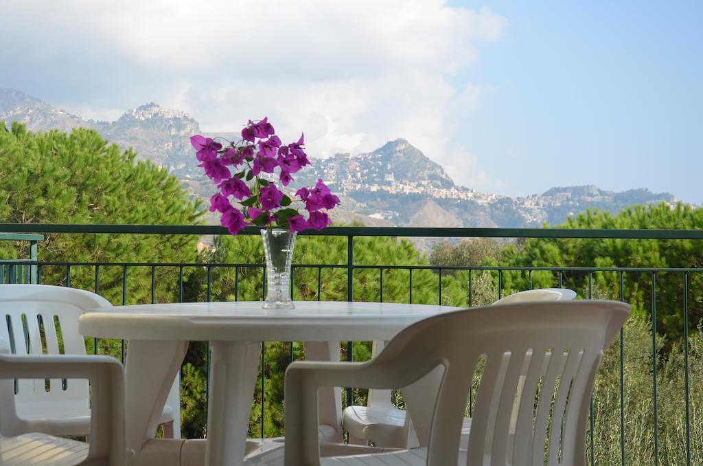 Villa Collina Giardini-Naxos Pokój zdjęcie